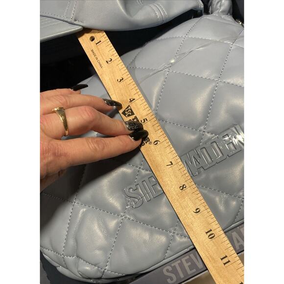STEVE MADDEN Light Blue 2 Piece Gift Set Quilted Nylon Hobo Bag & Baseball Cap - Picture 8 of 16